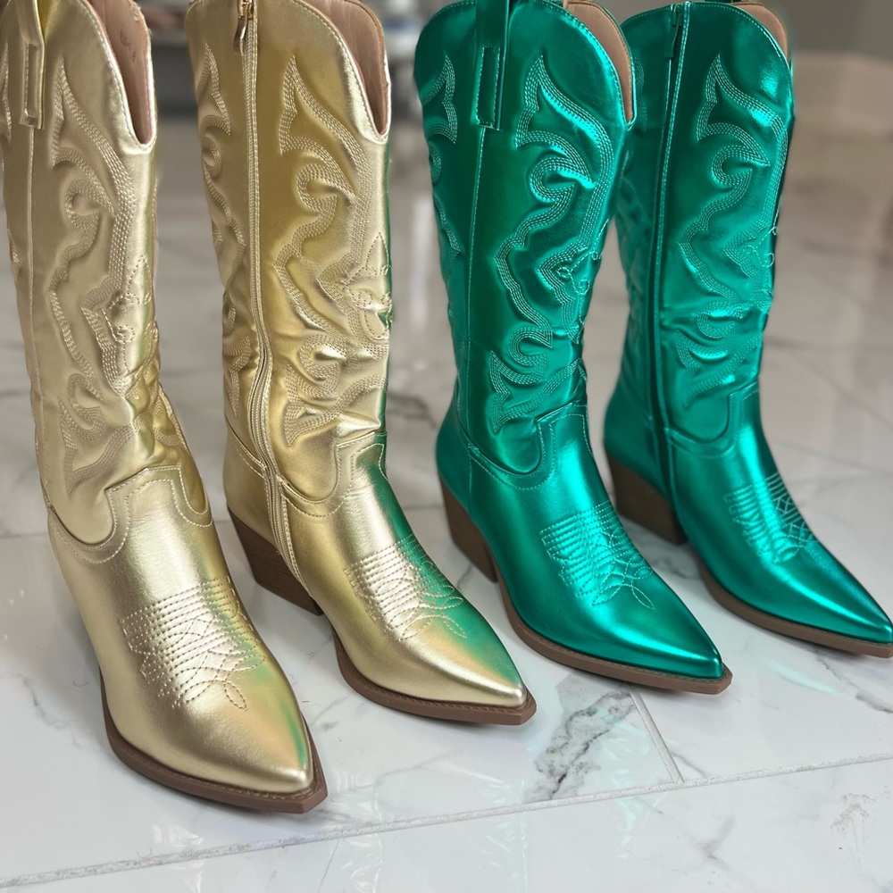 Western women cow boots..green/teal